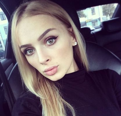 Анюта, 25 лет — эротический массаж пениса